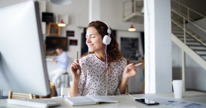 Conducting Businesswoman_1200x628 Credit Suite